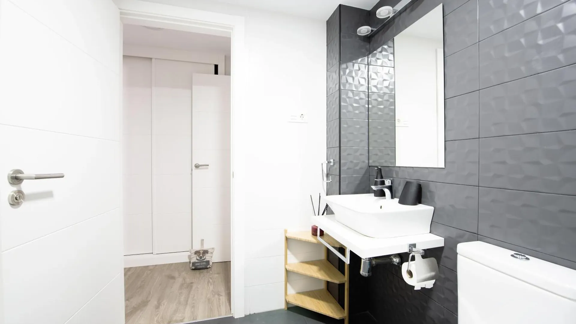 Apartment Suite Home Los Alamos Sol, Playa Y Golf , Parking&Wifi Torremolinos